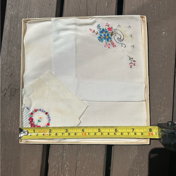 Vintage handkerchief in original box - Picture 5 of 5